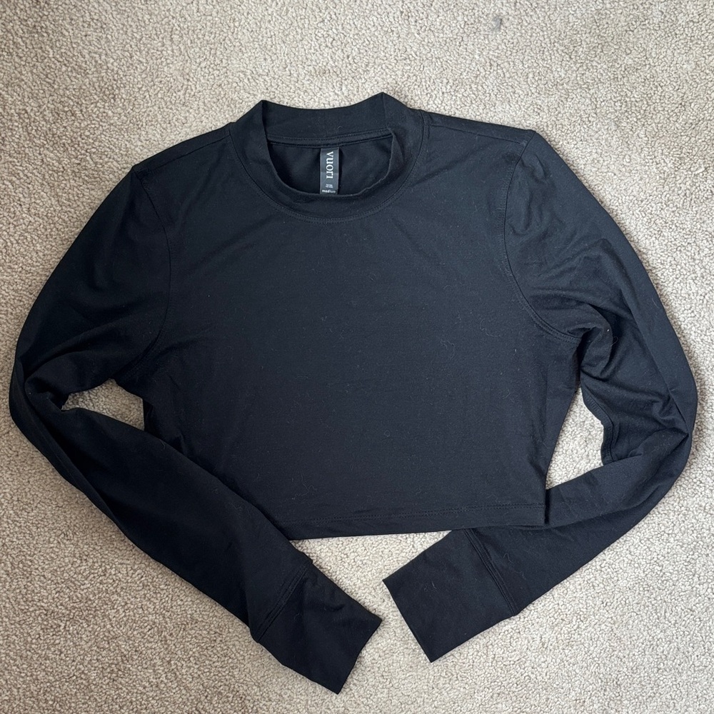 Vuori Black Long Sleeve Crop Top